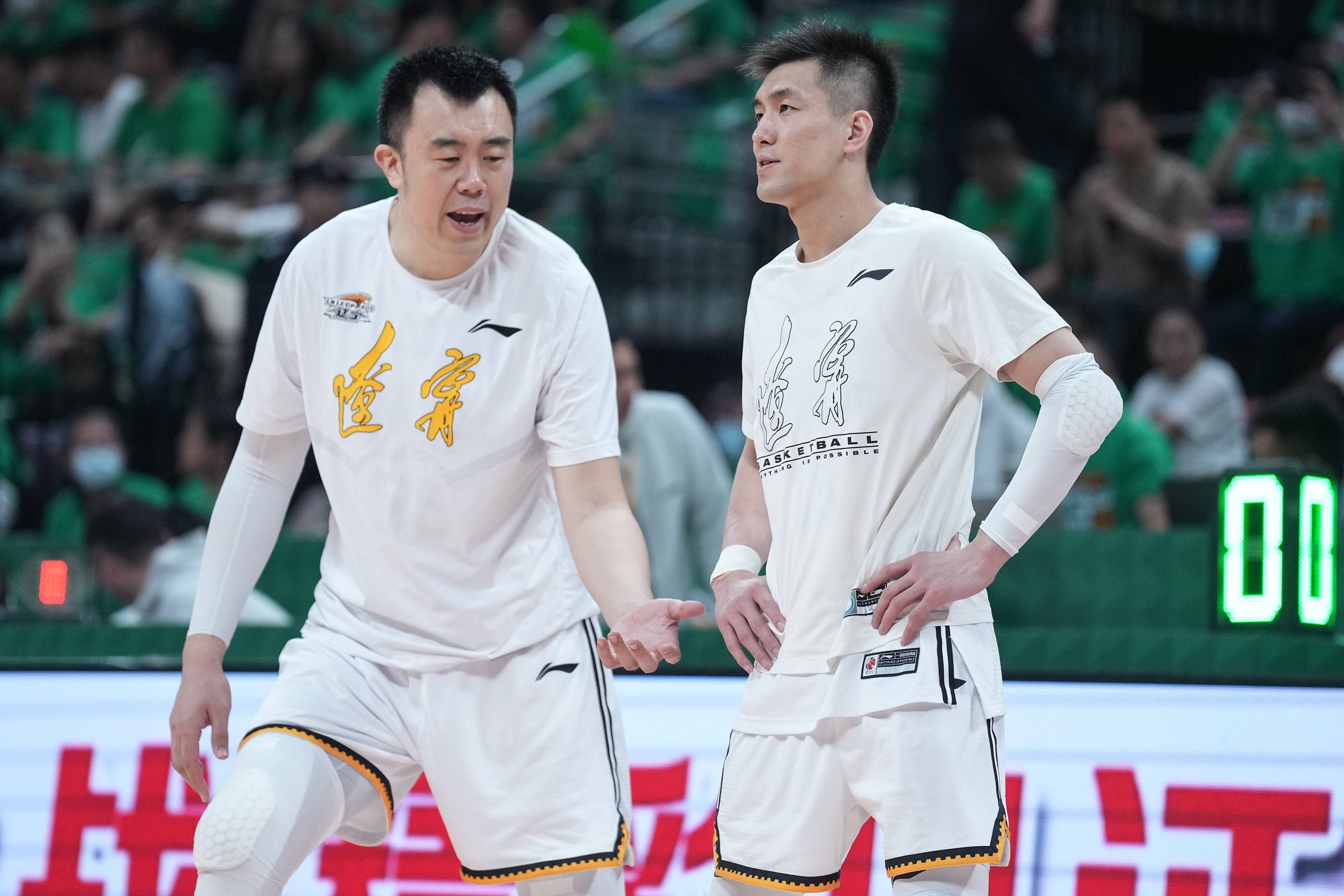 但他的优点不仅仅是进球，还有他的工作态度，他总是为球队努力工作，从前场开始逼抢。